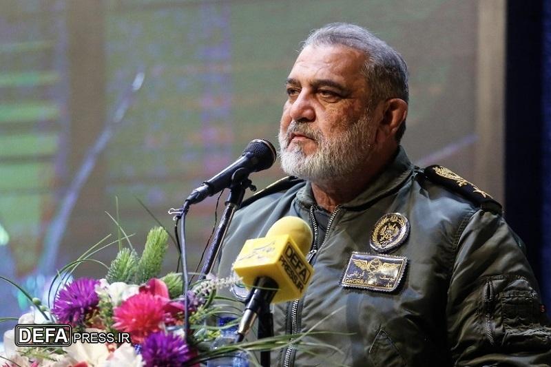 امیر قربانی: رزمایش‌های گسترده ارتش امکان خودنمایی نظامی استکبار را از بین برده است