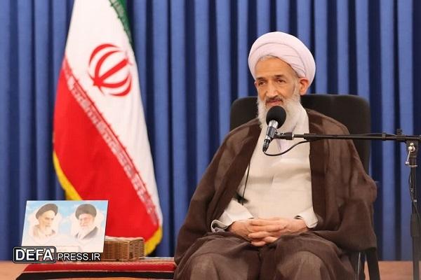 آیت الله محمدی لائینی: چشم مستضعفان جهان به انقلاب اسلامی است