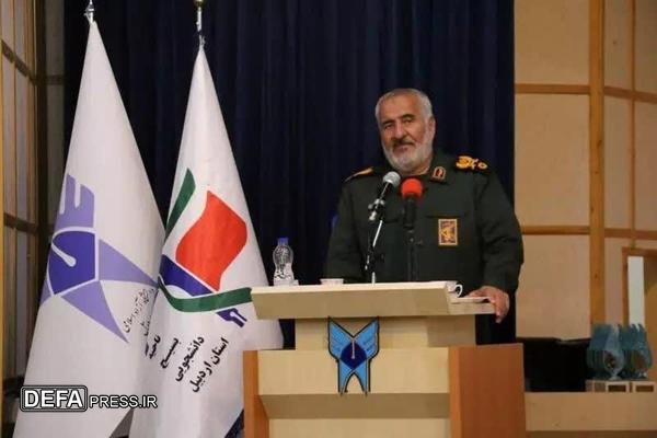فرمانده قرارگاه عاشورا: خدمت بی‌منت، ایثار و فداکاری در مسیر توسعه و سربلندی کشور ضروری است