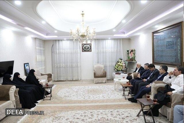 دیدار معاون اول رئیس‌جمهور با خانواده‌های شهیدان آیت‌الله رئیسی و رحمتی