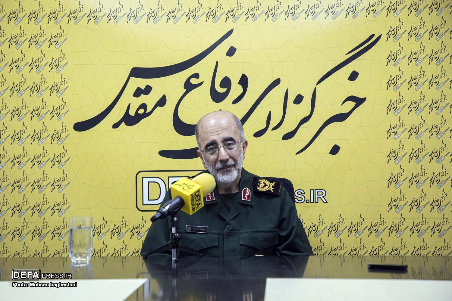 دفاع مقدس نیازمند روایت تبیینی و توصیفی است/ تولید آثار فاخر سینمایی از شهدا و وقایع جنگ