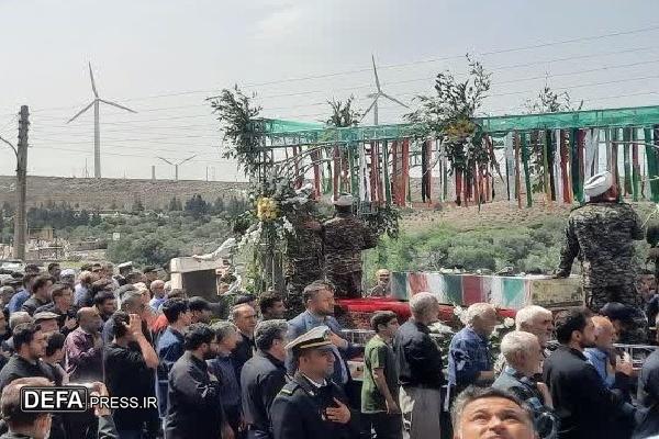 تشییع باشکوه پیکر یک شهید گمنام در منجیل+تصاویر
