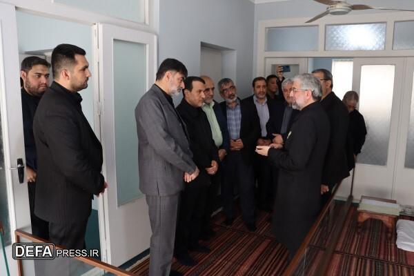 بازدید سردار کارگر و سردار رادان از منزل رهبر معظم انقلاب اسلامی در مشهد