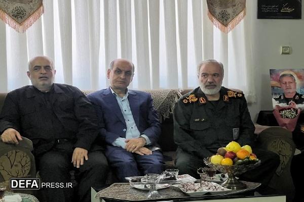 دیدار جانشین فرمانده‌کل سپاه با خانواده شهید حق‌بین
