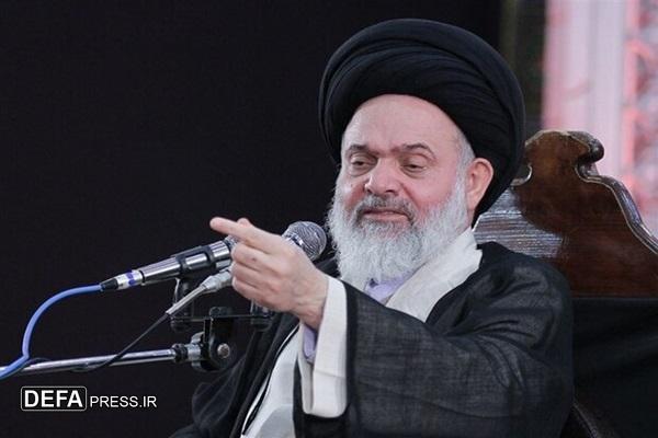 شیعه واقعی باید با رفتار و گفتار خود مایه زینت اهل‌بیت باشد