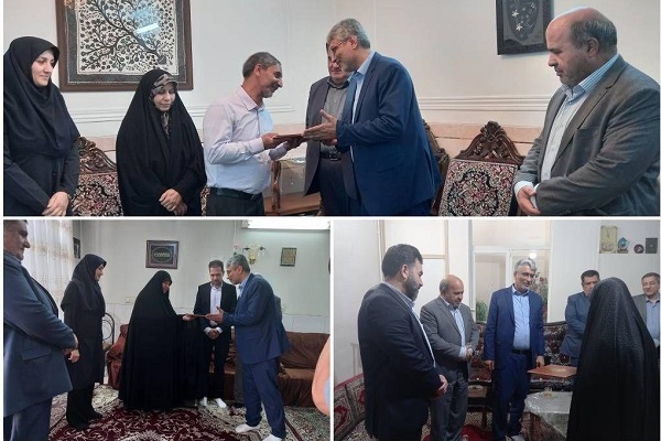 پیشکسوتان صداوسیما با خانواده های شهداو ایثارگران درکرمان دیدار کردند