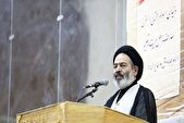 حجاج بیت‌الله الحرام به‌وسیله تلاوت و تدبر در قرآن خود را برای این سفر معنوی آماده کنند