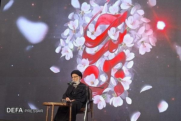 لزوم فعالیت پژوهشی در مورد پیراهن سیدالشهدا (ع) و نمادسازی