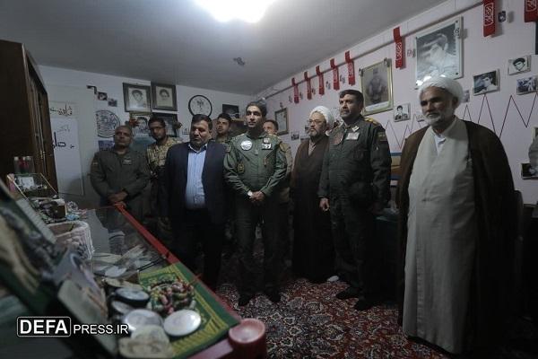 بازدید کارکنان پایگاه هوانیروز مشهد از «خانه‌موزه» اولین شهید هوانیروز ارتش+ تصاویر