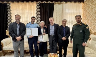 دیدار جمعی از کارکنان اداره‌کل حفظ آثار دفاع مقدس همدان با جانباز ارتشی «ابوالحسن  لطفی‌شهپر» + تصاویر