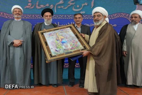 معارفه رئیس دفتر نماینده ولی فقیه در منطقه ۵ کشور در اصفهان
