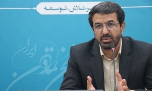 استاندار همدان: زنده نگه داشتن یاد شهدا، تضمین هویت و آینده ایران است