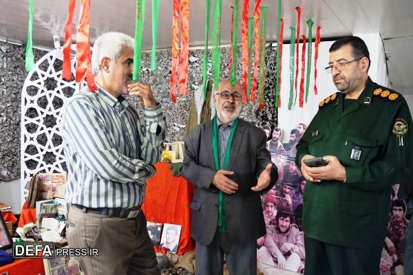 بازدید مدیرکل حفظ آثار دفاع مقدس مازندران از نمایشگاه عکس «چمدان قرمز» + تصاویر
