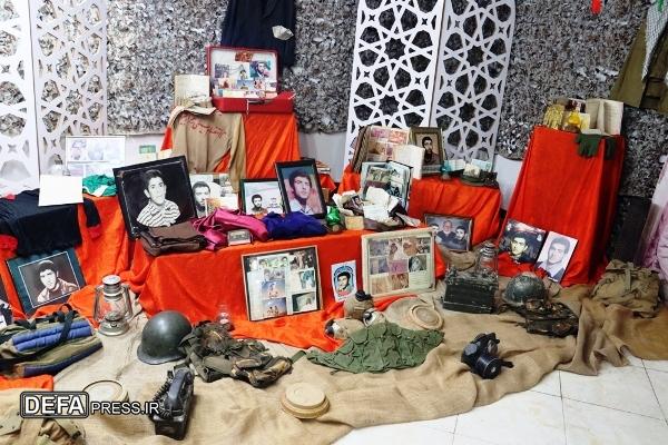بازدید مدیرکل حفظ آثار دفاع مقدس مازندران از نمایشگاه عکس «چمدان قرمز» + تصاویر