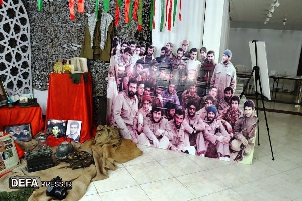 بازدید مدیرکل حفظ آثار دفاع مقدس مازندران از نمایشگاه عکس «چمدان قرمز» + تصاویر