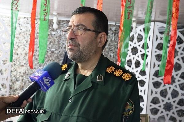 بازدید مدیرکل حفظ آثار دفاع مقدس مازندران از نمایشگاه عکس «چمدان قرمز» + تصاویر