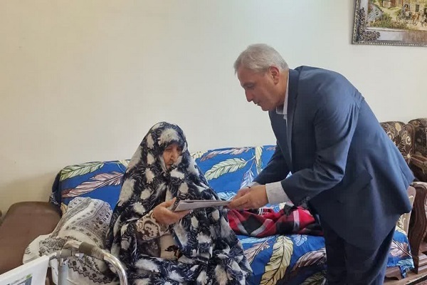 دیدار مدیرکل بنیاد شهید آذربایجان‌شرقی با ۵ عضو جامعه ایثارگری در تبریز