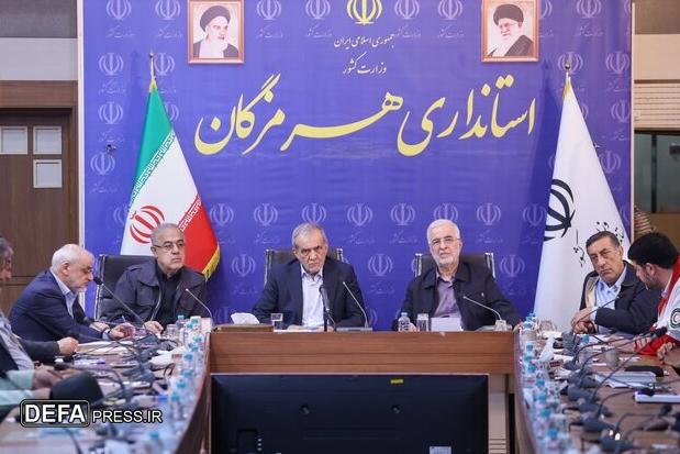 پزشکیان: چرا باید چندین ماه کانتینر‌ها در گمرک بمانند