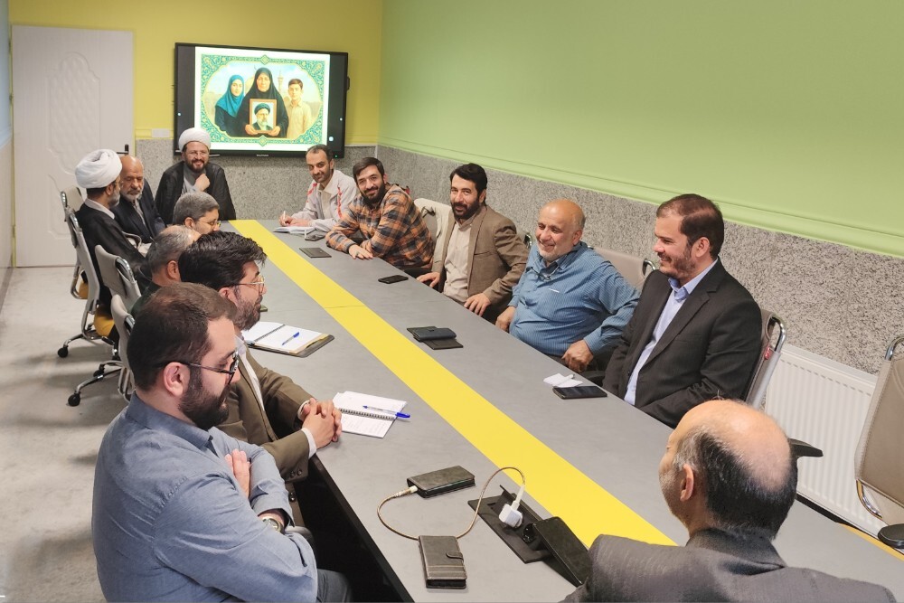 نخستین جلسه ستاد مردمی بزرگداشت شهید جمهور در استان مرکزی برگزار شد
