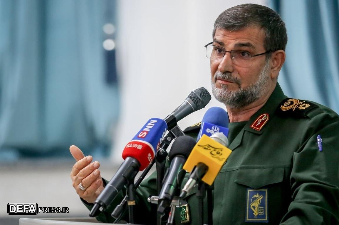 دریادار تنگسیری: بالگرد‌های نیروی دریایی سپاه ۳۸ سورتی پرواز امدادی و اطفاء حریق داشته‌اند
