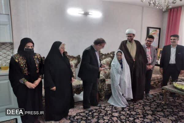 دیدار مدیرکل بنیاد شهید لرستان با خانواده شهیدان حسنوند و نادرزاده+ عکس