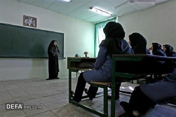حمایت کمیته امداد از ۴۵۰ هزار دختر دانش‌آموز و دانشجو در سطح کشور