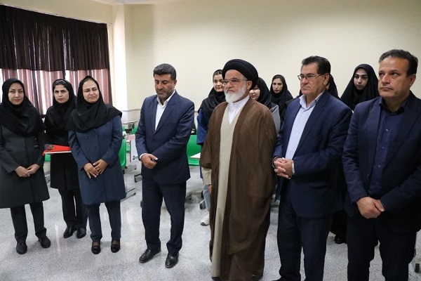 تصاویر/تجلیل از اساتید مجتمع آموزش عالی سلامت دهلران