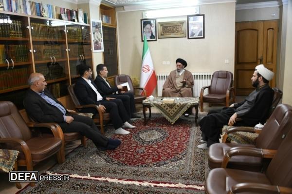 امام جمعه اصفهان: در برخورد با قشر ضعیف با عطوفت و رحم رفتار کنیم