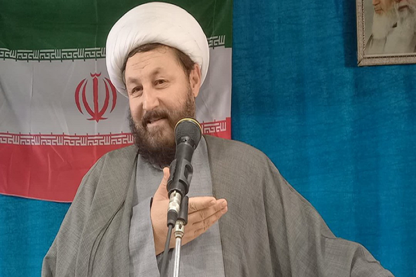 امام جمعه دالاهو: امام خمینی(ه) دژ مستحکم انقلاب بود