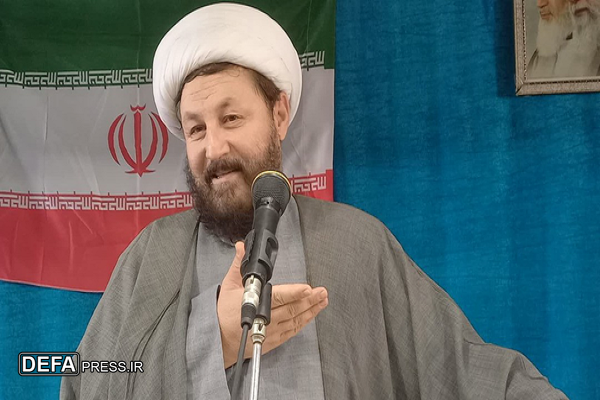 امام جمعه دالاهو: امام خمینی(ه) دژ مستحکم انقلاب بود