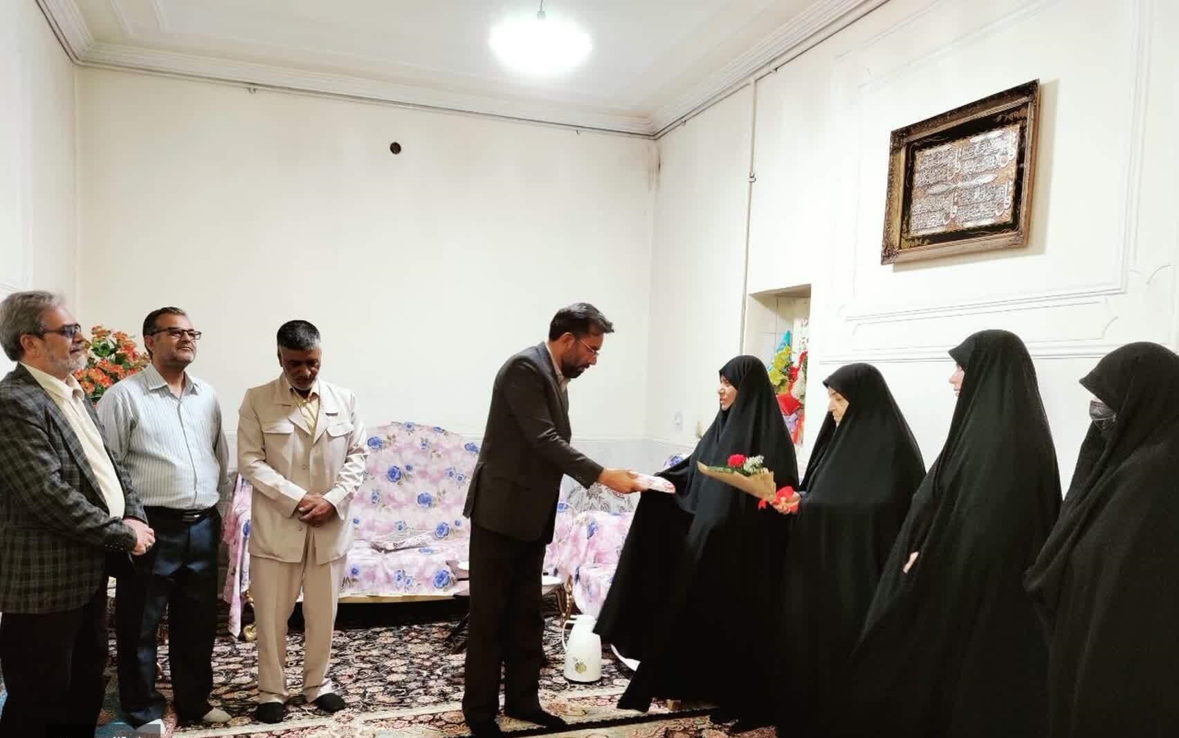 مراسم تقدیر از گروه جهادی وهیئت فاطمیون وشهدای ثارالله