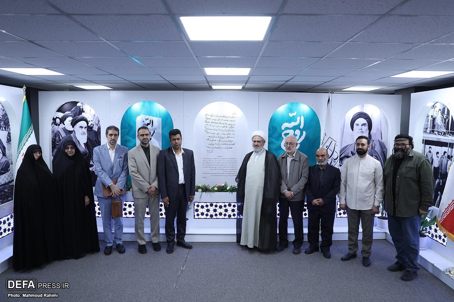 رهبر معظم انقلاب اسلامی تاکید بر تقدیر از نویسندگان جوان دارند