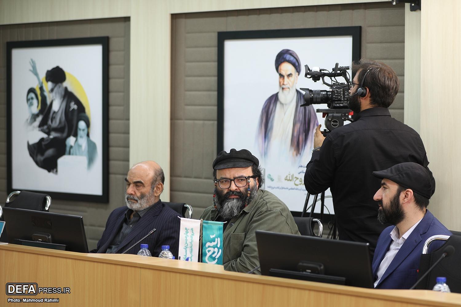 مودب: کتاب «روح‌الله» یک سیر مطالعاتی کامل برای شناخت امام خمینی (ره) است