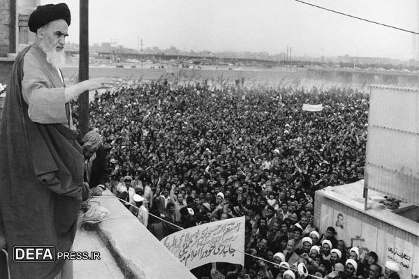 امام خمینی با تکیه بر مردم به غرب و شرق «نه» گفت