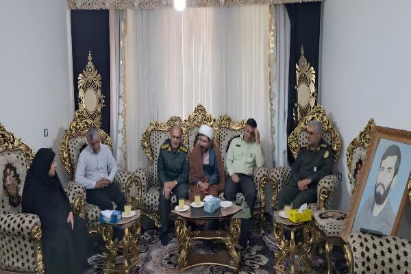 سرکشی سرهنگ خواست خدایی از خانواده شهید «عبدالله نجفی» در یاسوج + تصاویر