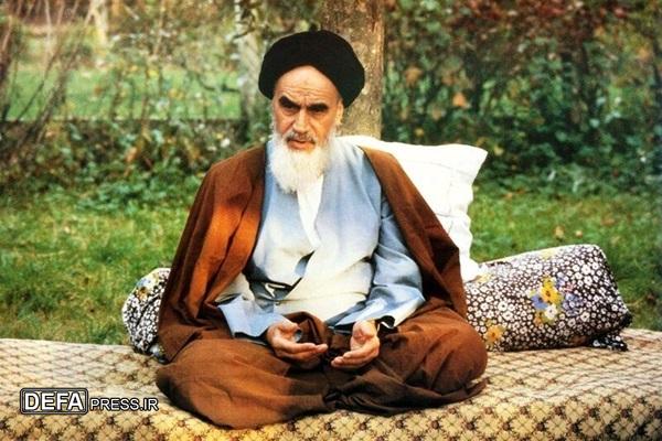 فرمانده سپاه گناوه: امام راحل  مسیر عزت و بیداری را به مردم جهان نشان داد