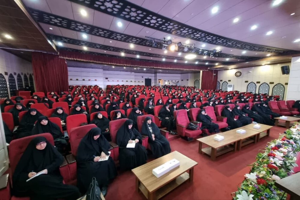 تصاویر/ چهارمین اجلاسیه استادیاران شبکه تربیتی صالحین بسیج ویژه ارکان تربیتی خواهر در مشهد