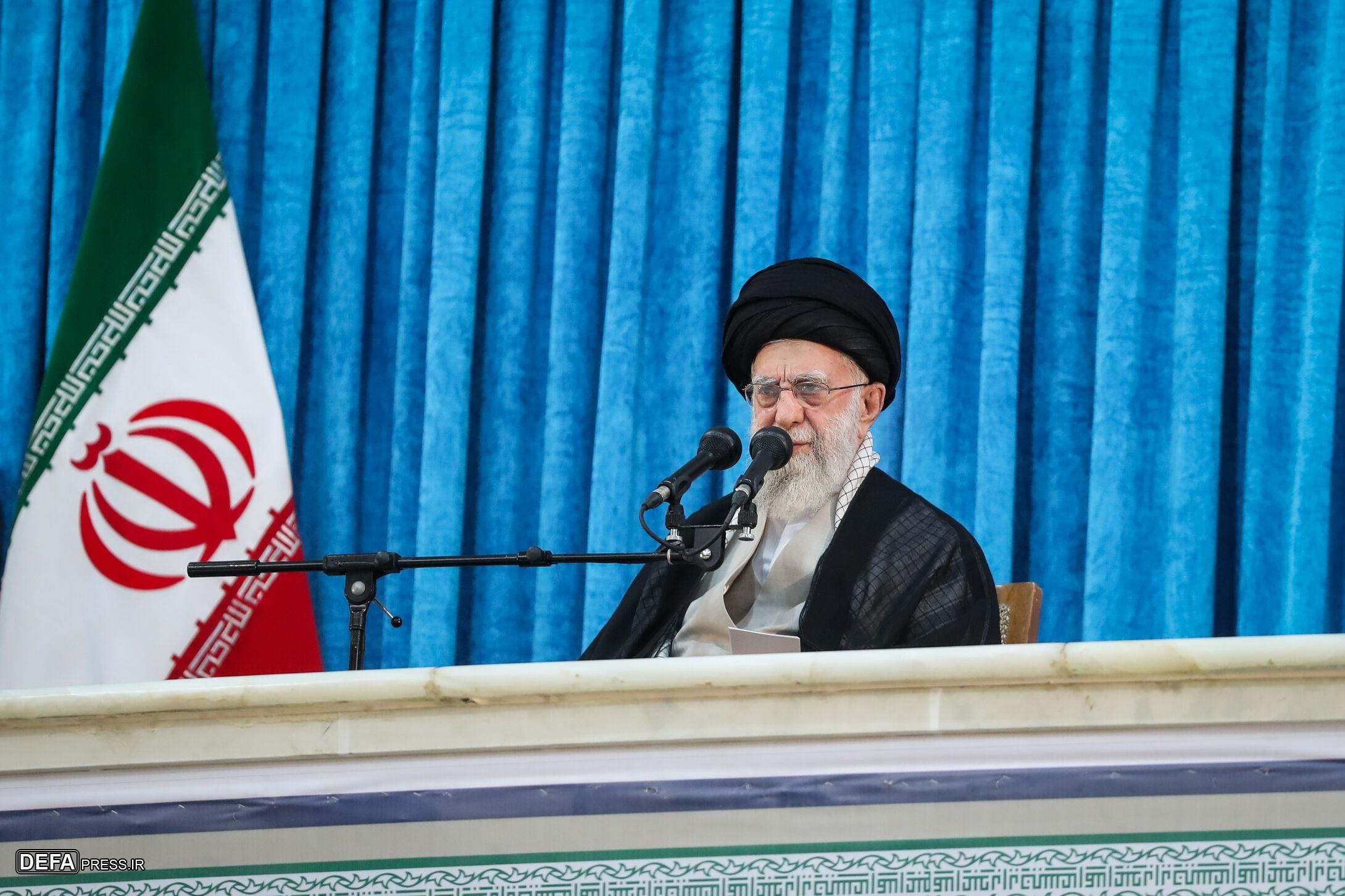 امام خامنه‌ای: تا بتوانیم بر قدرت همه جانبه ملی مان خواهیم افزود/ طرح آمریکا صددرصد ضد «ما می توانیم» است
