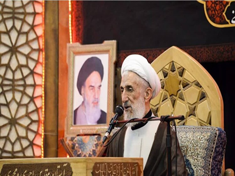 نقش مردم در پیروزی انقلاب، ستودنی است