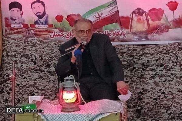 الگوپذیری از امام و شهدا، سدی در برابر تهدید‌ها