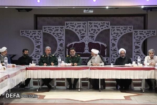 دیدار نماینده ولی‌فقیه در سپاه با خانواده‌های شهدای راسک+تصاویر