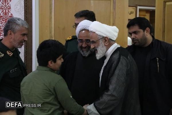 دیدار نماینده ولی‌فقیه در سپاه با خانواده‌های شهدای راسک+تصاویر
