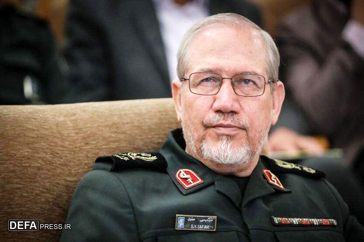 سرلشکر صفوی درگذشت مادر صادق آهنگران را تسلیت گفت