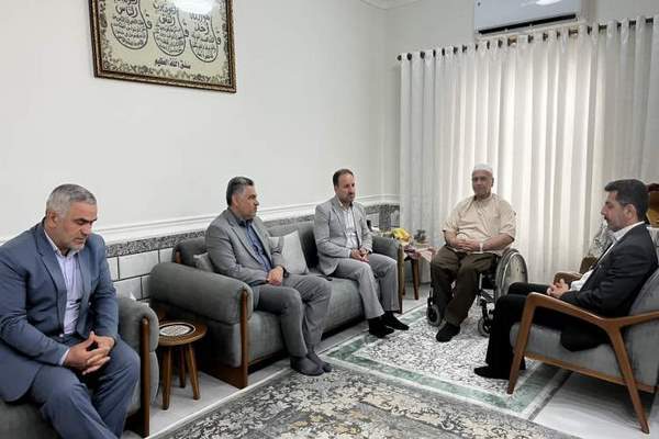مدیرکل بنیاد شهید و امور ایثارگران گلستان با جانباز ۷۰ درصد اهل‌سنت دیدار کرد