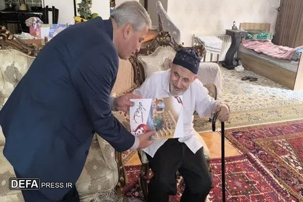 تجلیل مدیرکل بنیاد شهید و امور ایثارگران آذربایجان‌شرقی از ۴ خانواده شهید در تبریز