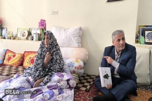 تجلیل مدیرکل بنیاد شهید و امور ایثارگران آذربایجان‌شرقی از ۴ خانواده شهید در تبریز