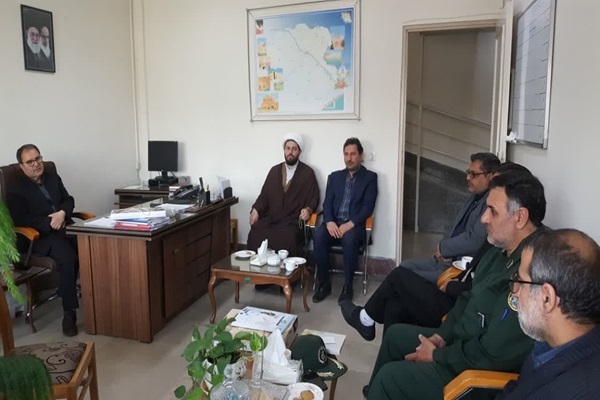 دیدار جمعی از مسؤولان با مشاور امور ایثارگران استانداری زنجان 
