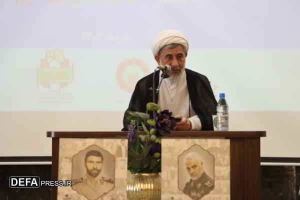 حجت‌الاسلام نظافت یزدی: انس با شهدا جامعه را در برابر جنگ ترکیبی دشمن بیمه می‌کند