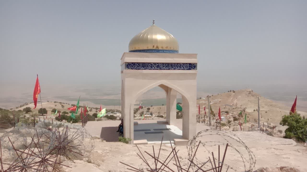 بازدید ۲۰۰ زائر کازرونی از مناطق عملیاتی غرب کشور