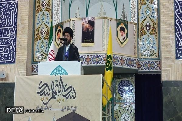 امروز دشمن آنچه را که می‌خواهد، می‌آفریند و ذهن جوامع را با آن شکل می‌دهد